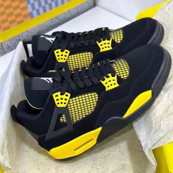 Air Jordan 4 Retro Yellow Thunder -Men’s Black/Yellow Classic Sneakers - Picture 5 of 5